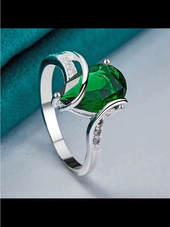 Jewelry - 925 Sterling Silver Emerald Cubic Zirconia Ring Size 7